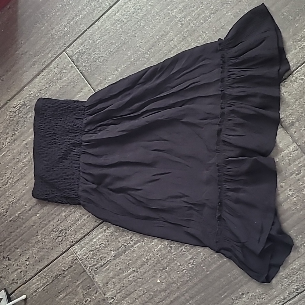 Lose fitting strapless dress